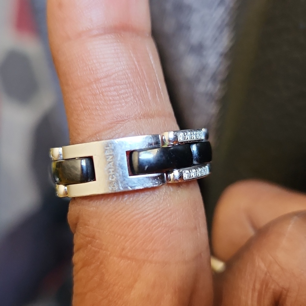 Chanel Ulyra Diamond ring - Picture 2 of 2